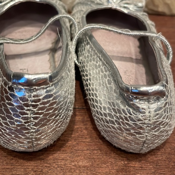 Osh Kosh Silver Dressy shoes - Picture 3 of 7